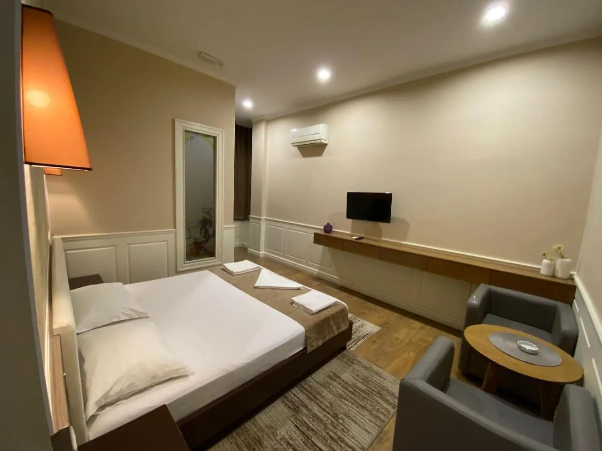 Edisem Hotel Tirana 4*, Mezez