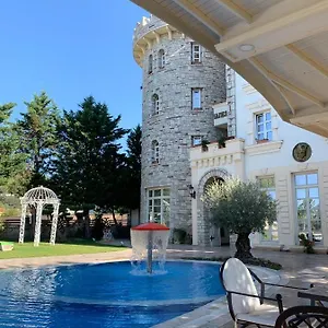 Hotel Castle Konti, Vasqarr